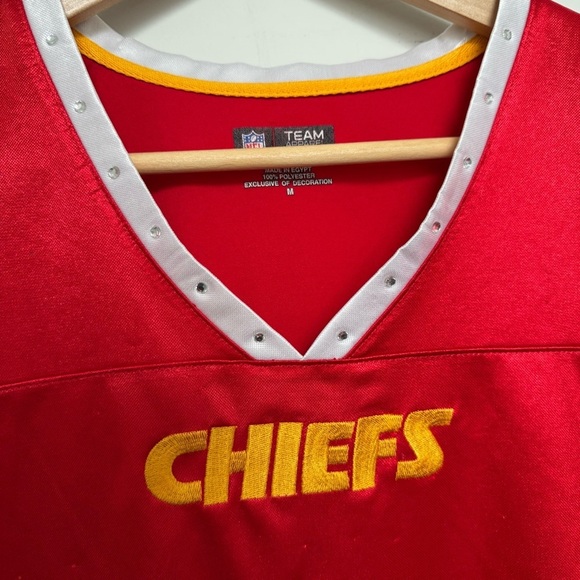 ✨ Vintage-Inspired Kansas City Chiefs Jersey Tee – Women’s Sz M bling Swiftie - Picture 8 of 10